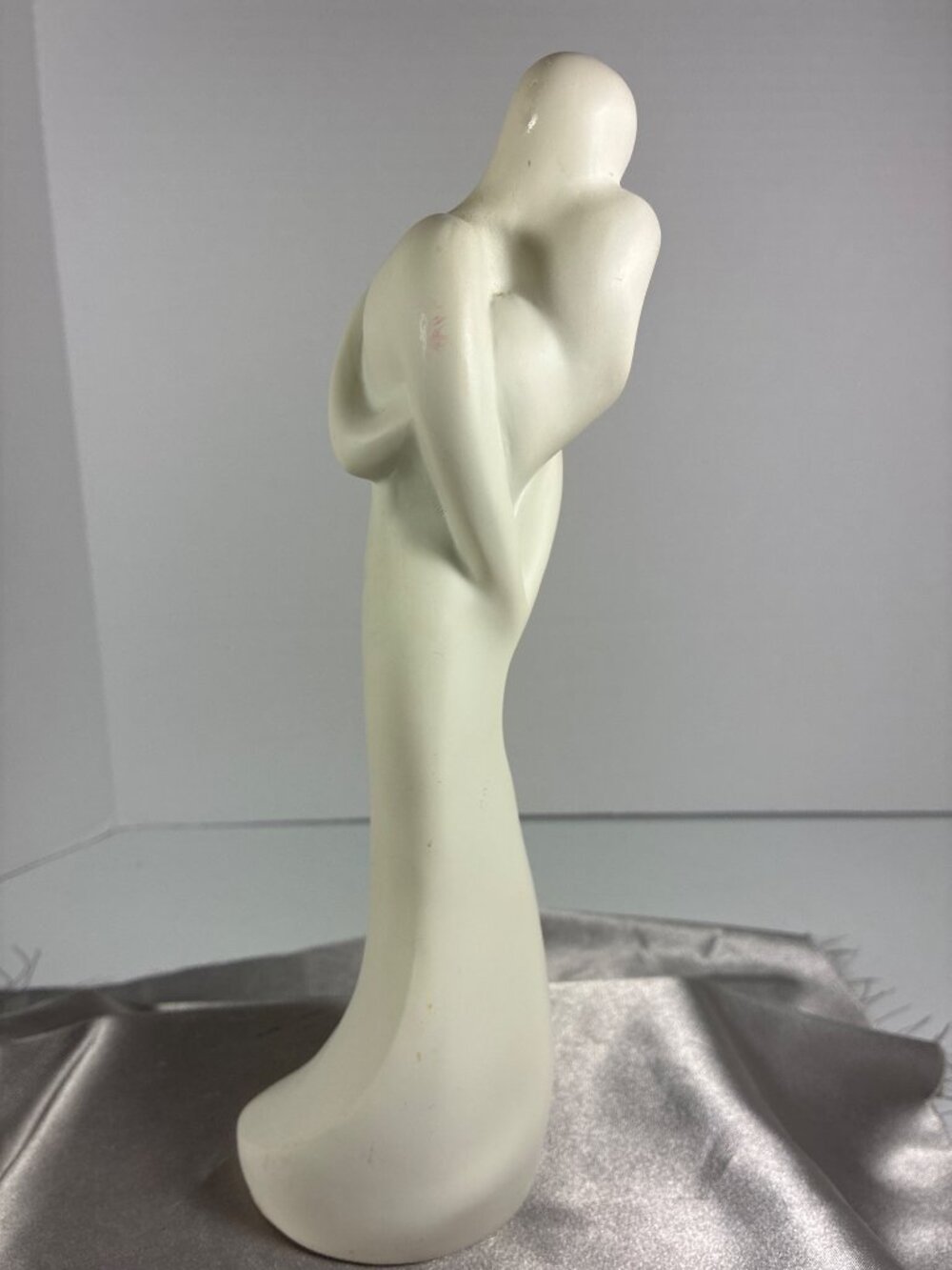 Hallmark To Love and To Hold Couple Sculpture - Picture 4 of 12